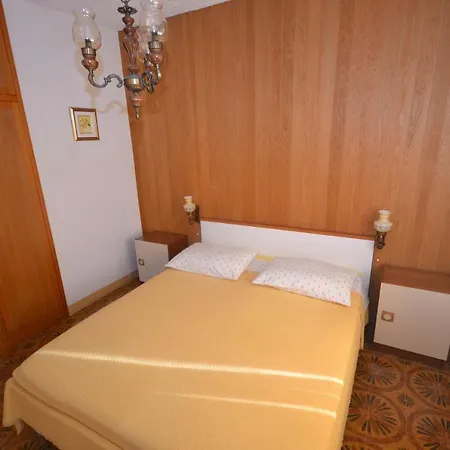 Zdenko - With Large Terrace Apartment